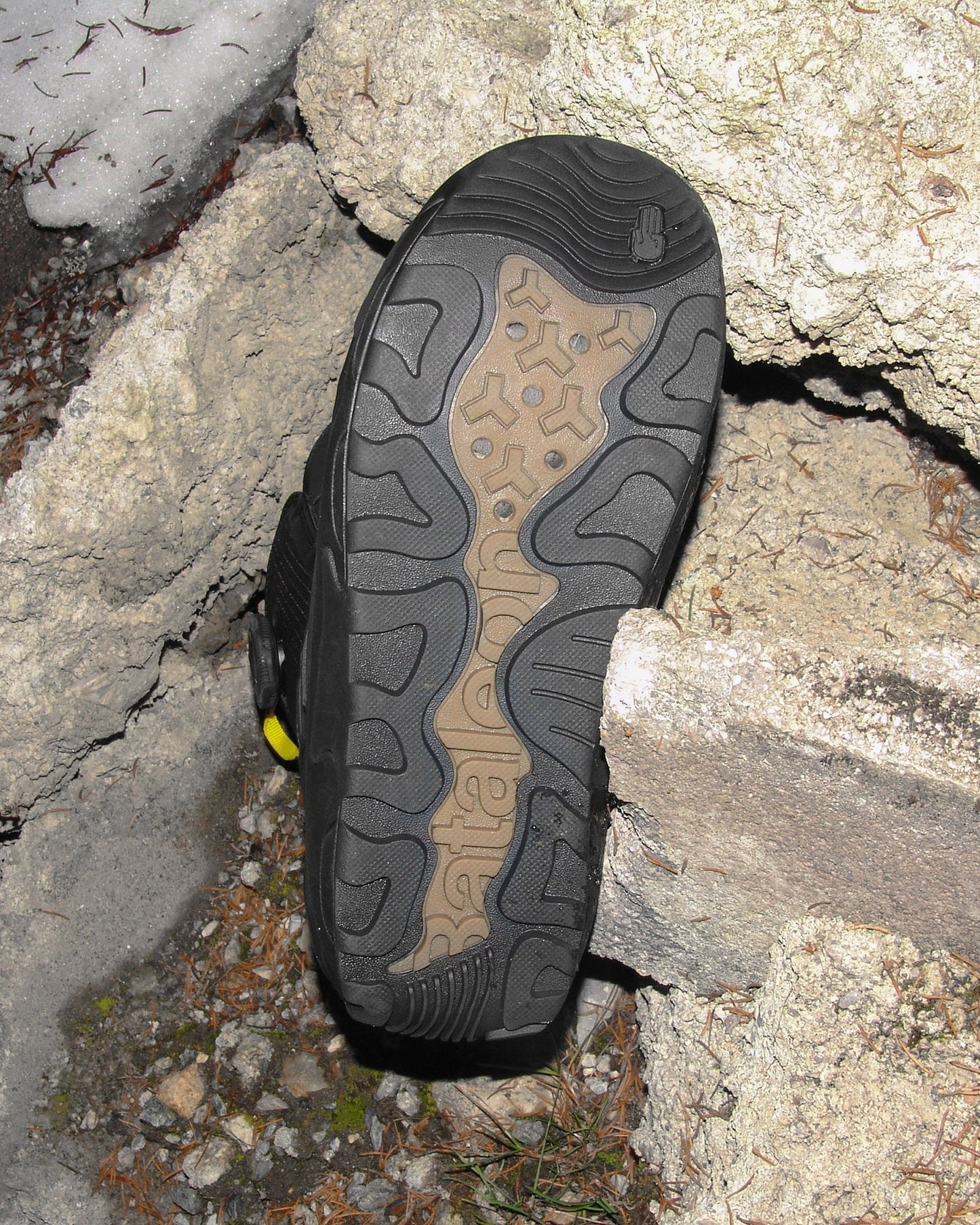 Boots - Rave Men's Snowboard Boots - Bataleon US