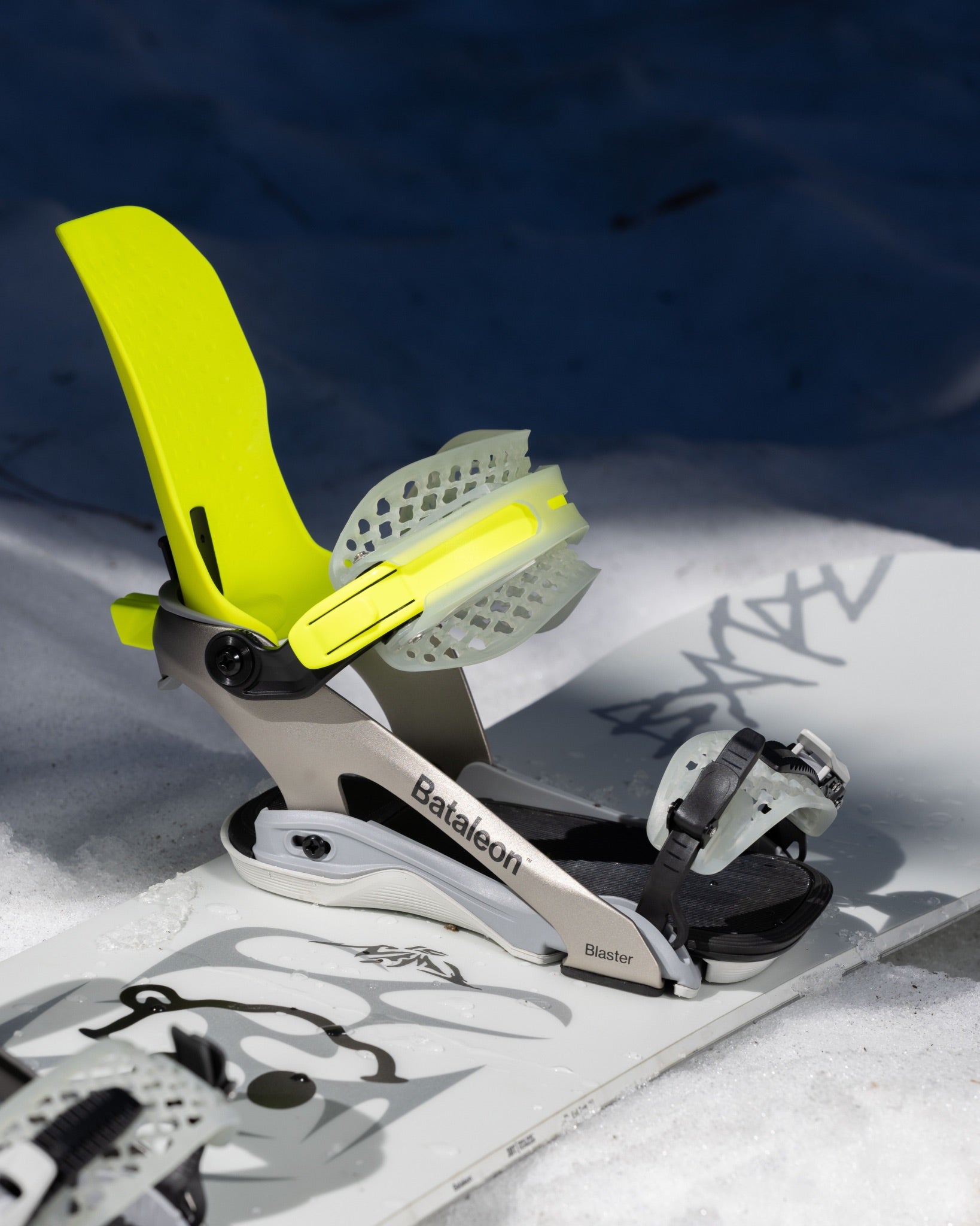 Bindings - Blaster AsymWrap™ FASE® Snowboard Bindings - Bataleon US