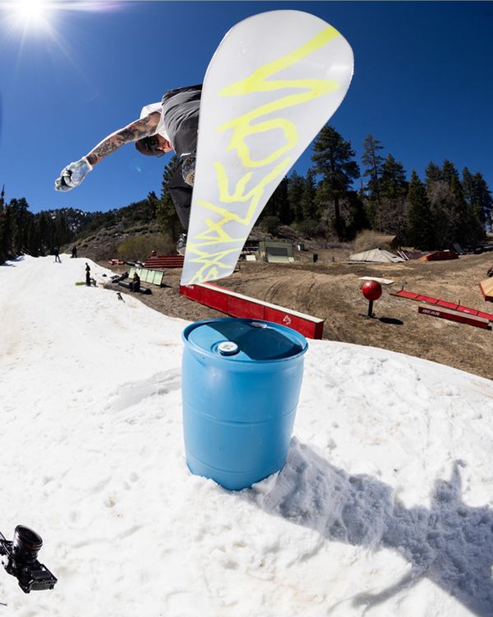 Riding Devices : Snowboards - Evil Twin Men's Snowboard - Bataleon US