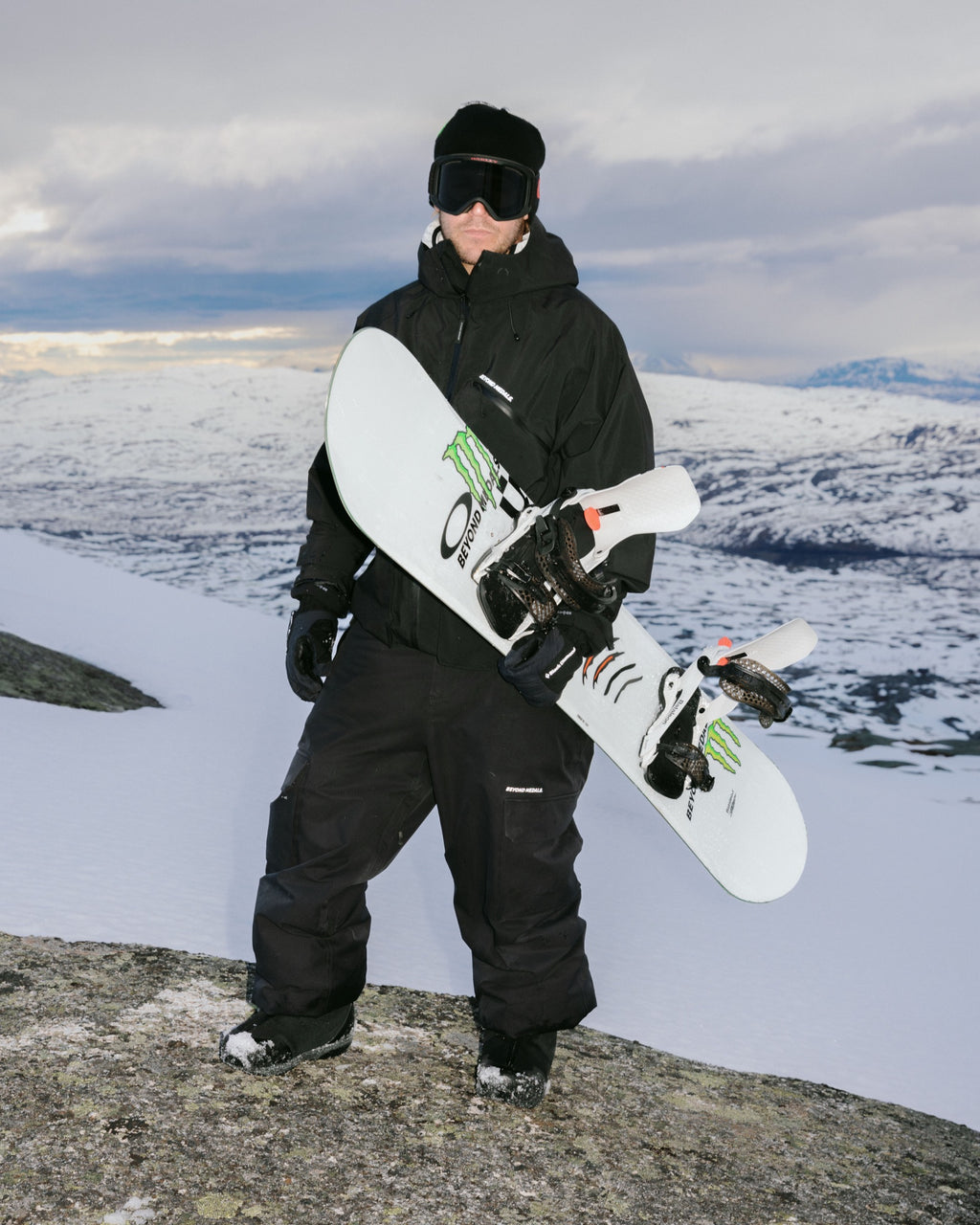 Riding Devices : Snowboards - Tornado x Beyond Medals - Bataleon US