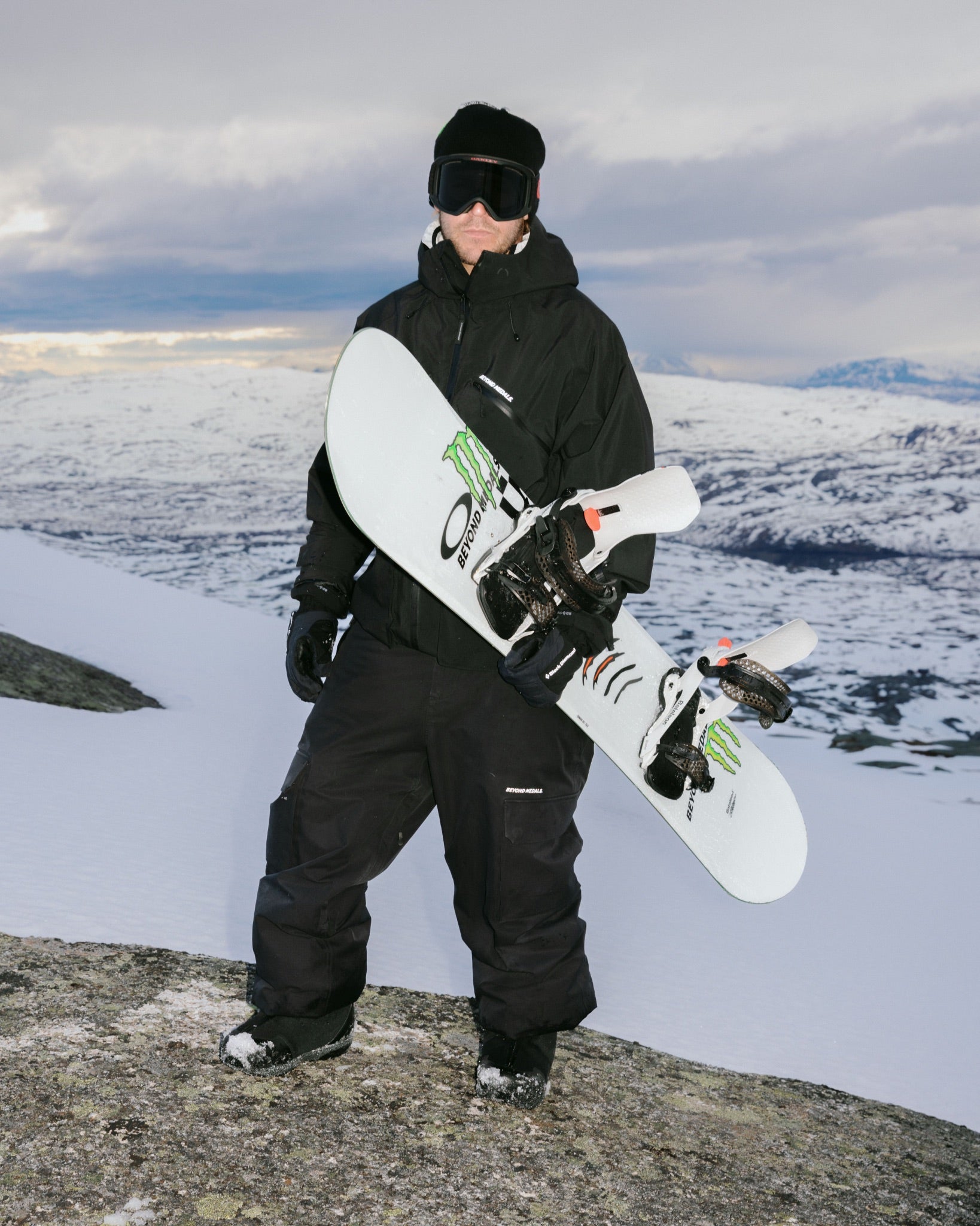 Riding Devices : Snowboards - Tornado x Beyond Medals - Bataleon US