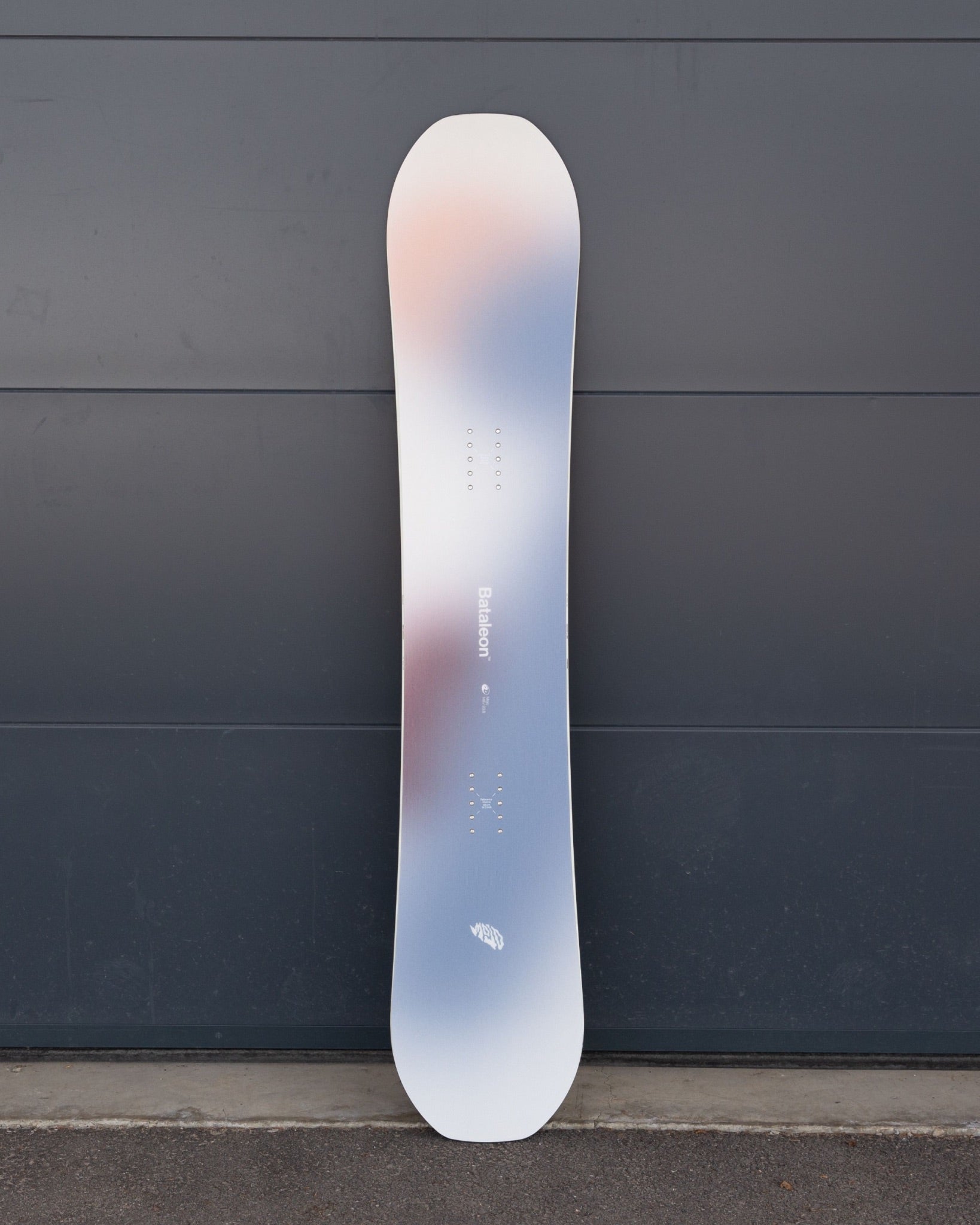 Riding Devices : Snowboards - Women's Mojo Snowboard - Bataleon US