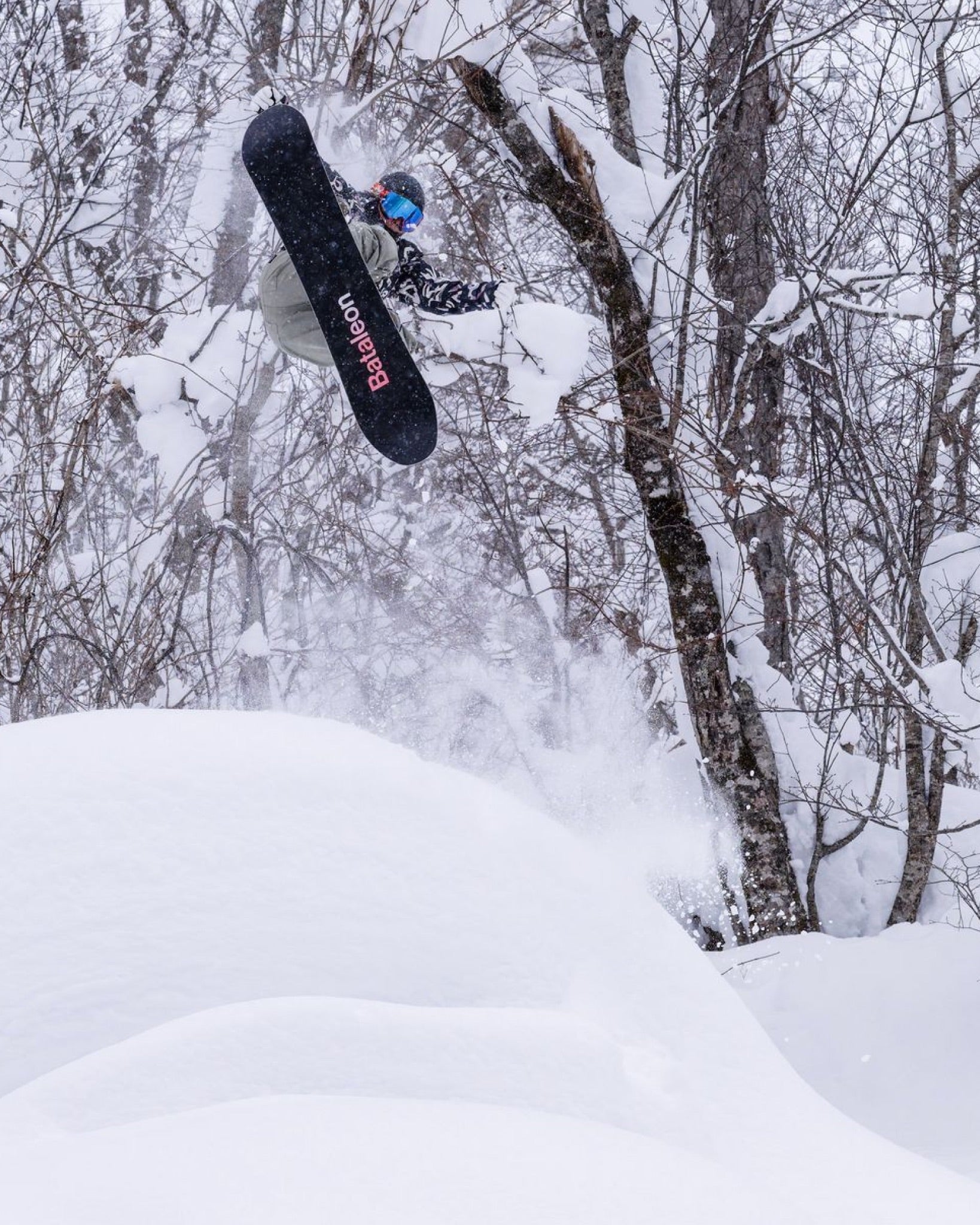 Riding Devices : Snowboards - Women's Thunderstorm Snowboard - Bataleon US
