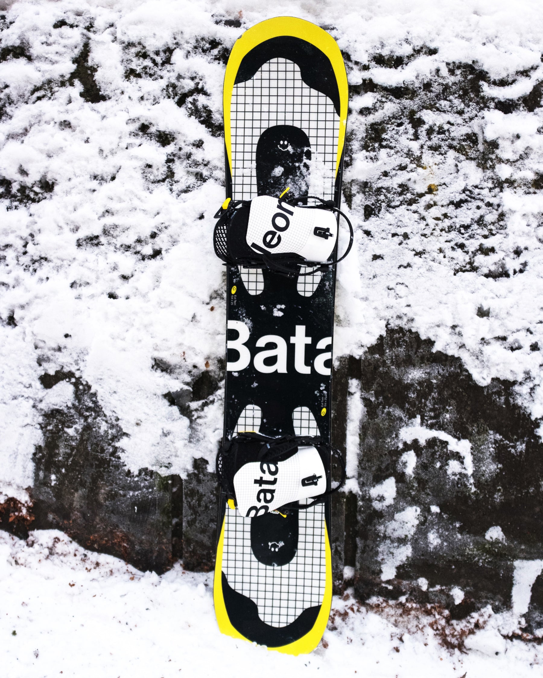 Bataleon men's snowboards 2025 in black and yellow. Evil Twin 2025 | Bataleon Snowboards™ 2025.