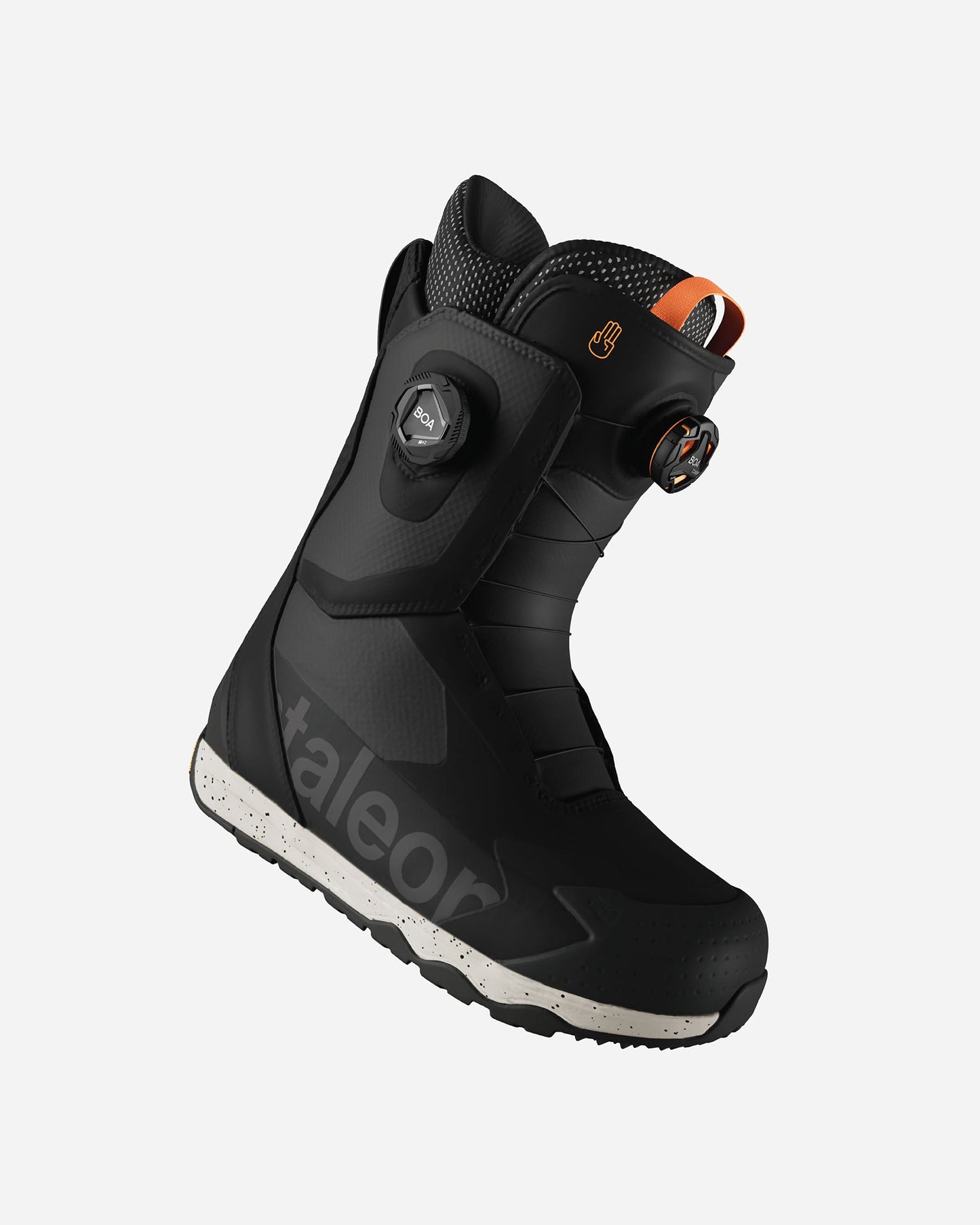 Men boots for snowboarding in dusk. Acid BOA 2025 | Bataleon Snowboards™ 2025.